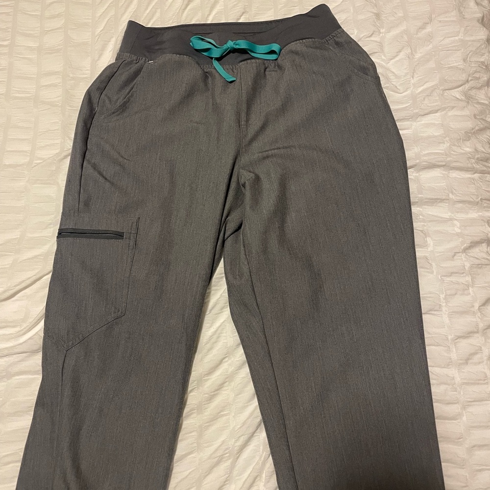 FIGS High-Waist Zamora Jogger Scrubs (Long) - Picture 6 of 7